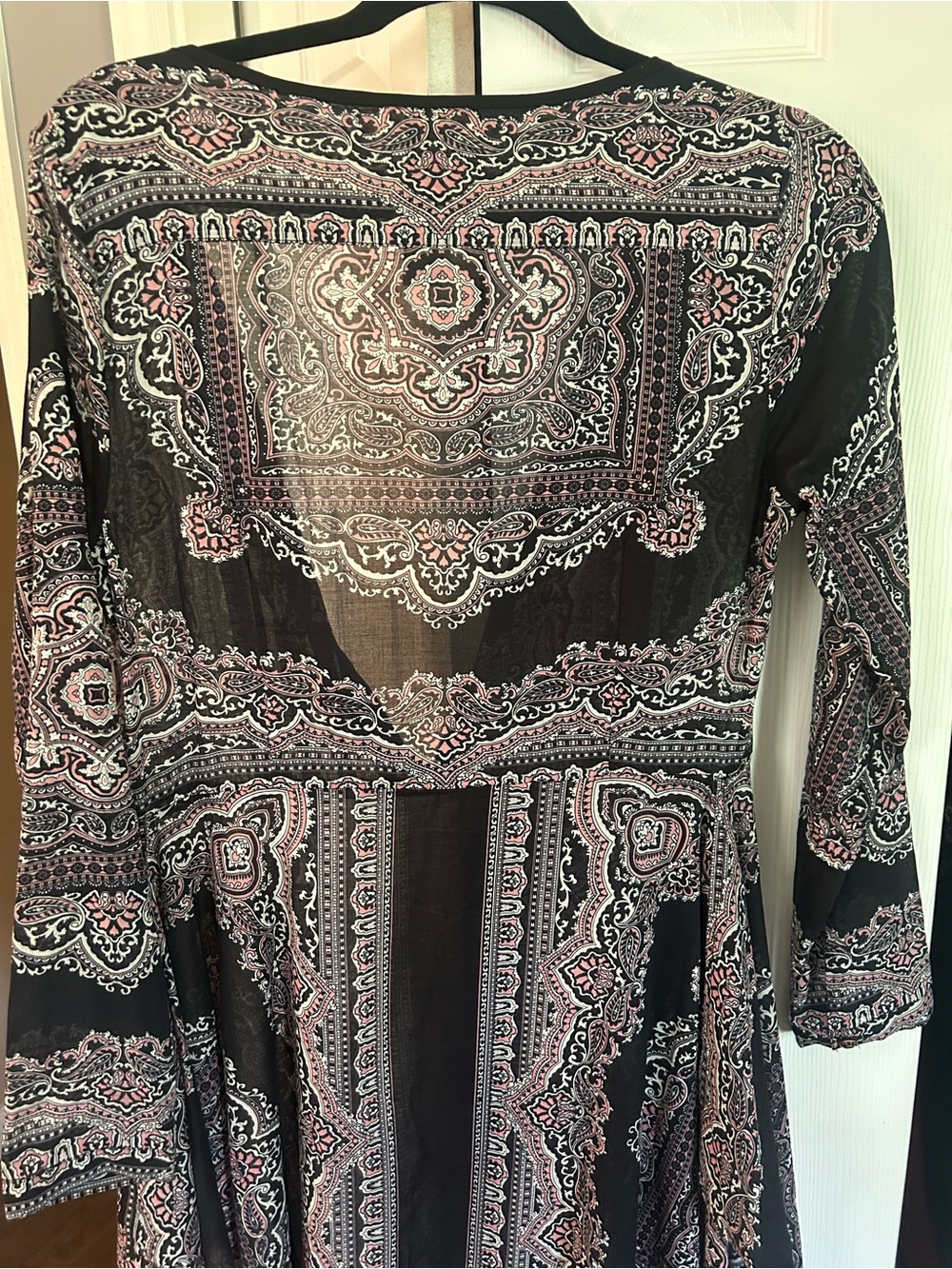 Aratta Silent JourneyBlack Paisley Print Long Sleeve Tunic - Picture 5 of 6